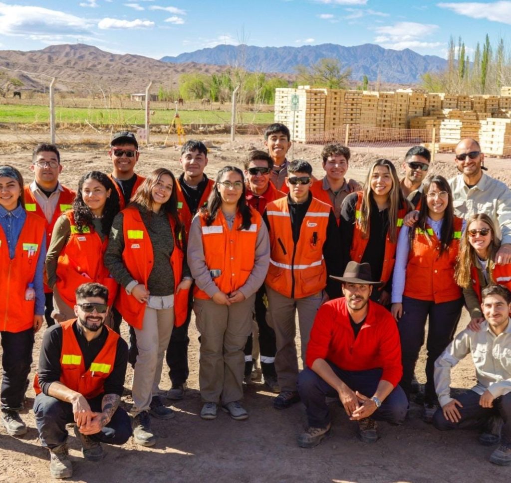 Estudiantes Escuela Savio educación, minería, técnicos mineros, san juan, RIGI, inversión, formación de mano de obra, mano de obra local, Calingasta, Iglesia, Vicuña, inversión.